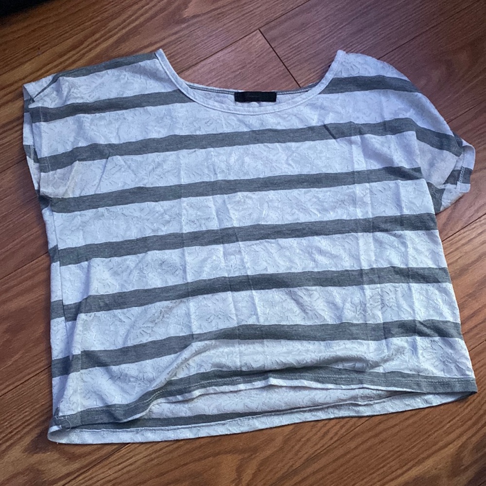 Women’s Lace-Style Crop Top